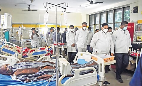 Health Minister T Harish Rao goes around the wards in the Nizam’s Institute of Medical Sciences after inaugurating the state-of-the-art medical equipment and apparatus in Hyderabad.
