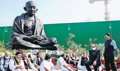 NCP chief Sharad Pawar meets suspended MPs in Parliament. (Photo | Shekhar Yadav/EPS)