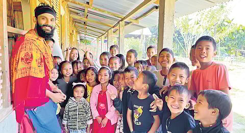 10k km, 18 states, for cause of refugees