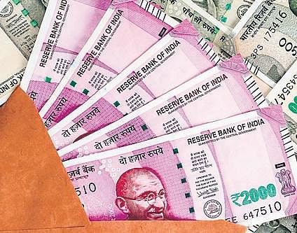 Cigarette firm stares at Rs 5-cr fine for using plastic packaging