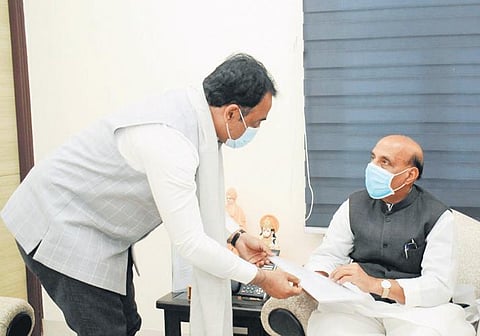 Deputy Chief Minister Dr C N Ashwath Narayan meeting Defence Minister Rajnath Singh in New Delhi on Saturday
