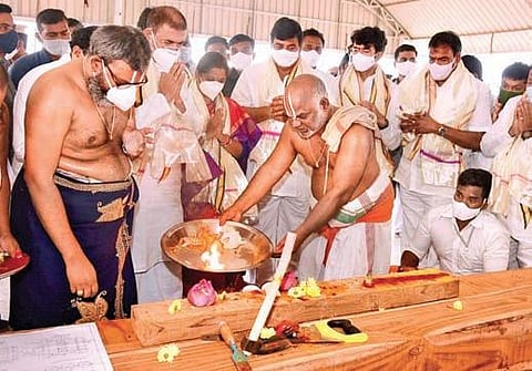 Minister Dharmana Krishna Das performs pooja ahead of starting work of new chariot at Antarvedi Sri Lakshmi Narasimha Swamy temple (File photo)