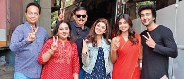 The film features Paresh Rawal, Shilpa Shetty Kundra, Meezaan Jafri and Pranitha Subhash.