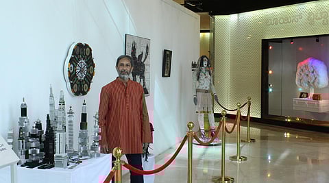 Vishwanath Mallabadi Davangere with his artworks created from e-waste.