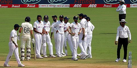 Indian cricketers interacting with England skipper Joe Root during the first Test. (Photo | Sri Loganathan, EPS)
