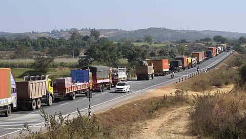 The narrow bypass on the Hubballi-Dharwad stretch (Photo | Express)