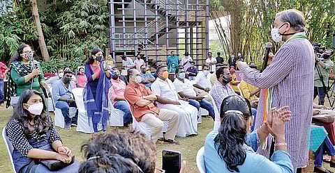 Shashi Tharoor, MP, interacting with a gathering, including youth, in Thiruvananthapuram for seeking the public views on the proposed ‘People’s manifesto'. (Photo | EPS/Vincent Pulickal)