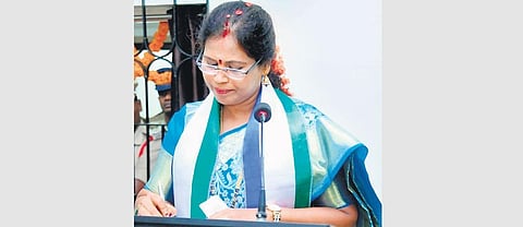 Gangada Sujatha OMC mayor, Suryanarayana deputy