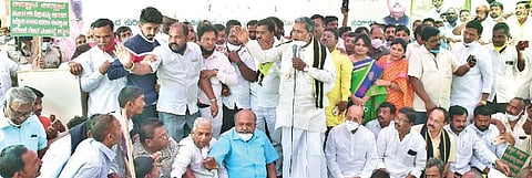 Former CM Siddaramaiah addresses a protest organised by sheep and goat rearers in Bengaluru on Monday | Vinod Kumar T