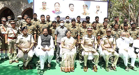 Andhra Pradesh Home Minister Mekathoti Sucharita and DGP Gautam Sawang inaugurate the renovated Guntur rural district police office. (Photo| Twitter)