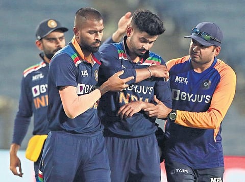 Shreyas Iyer (C) injured his left shoulder while fielding against England on Tuesday
