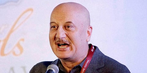 Anupam Kher meets The Great Khali, tickles funny bone with pictures