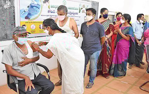 Andhra Pradesh crosses nine lakh mark in total Covid cases