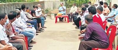 Villagers skip Holi demanding revival of river