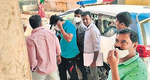 Police bring Kunta Srinivas, Sivanandula Chiranjeevi and Akkapaka Kumar to Godavarikhani Area Hospital for medical tests
