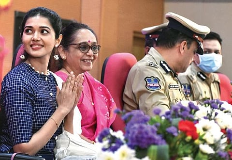 Miss Earth India Tejaswini Manogna and Hyd CP Anjani Kumar at a Women’s Day event. (Photo | S Senbagapandiyan, EPS)