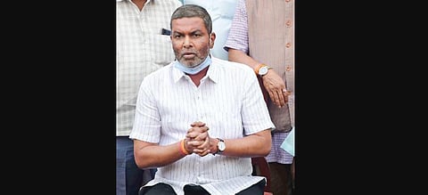 MLA Balachandra Jarkiholi addressing the media on Sunday. (Photo  | Ashishkrishna HP)