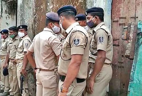 Policemen deployed at Emar Mutt