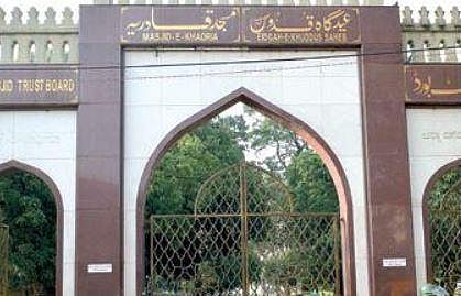 Mosques in containment zones to remain shut