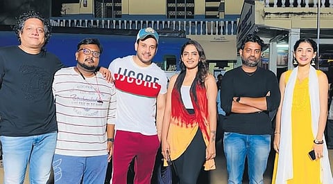 The entire film was shot within a month, though there were many night shoots that apparently went on till dawn.