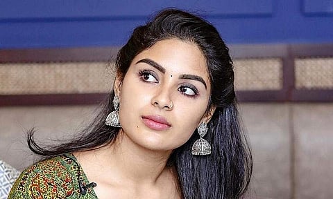 Samyuktha Menon begins shoot for Dhanush’s next Vaathi