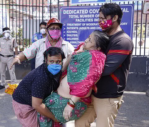 Hospitals are suffering from acute shortage of oxygen despite strict government orders to ensure uninterrupted production and supply of medical oxygen. (Photo | PTI)