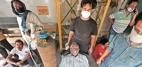 A Sikh organisation provides free oxygen to Covid patients at Indirapuram Gurdwara in Ghaziabad on Saturday | Shekhar Yadav