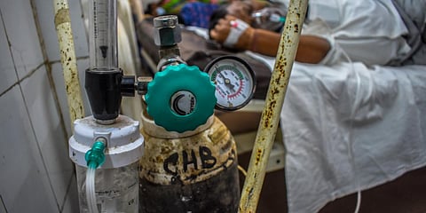A patient under treatment at emergency ward of Capital Hospital in Bhubaneswar. (Photo| Biswanath Swain, EPS)