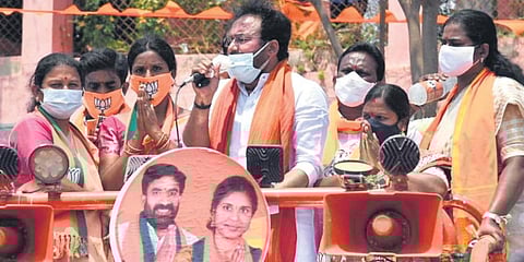Union MoS (Home) G Kishan Reddy speaks during a BJP roadshow in Warangal. (Photo| EPS)