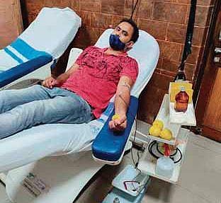 Rohan donating blood to Priyanshu