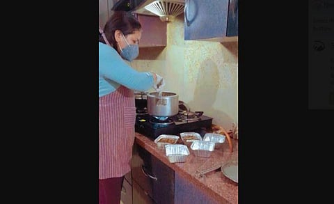 The group has been divided into subgroups across Dehradun city. Every group takes responsibility to deliver home-cooked food within a 5kms radius from their location.