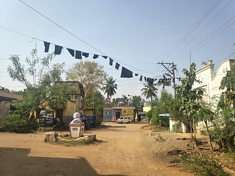Black flags put up at Keelakalkandar Kottai in Tiruchy on Saturday. (Photo | M K Ashok Kumar, EPS)