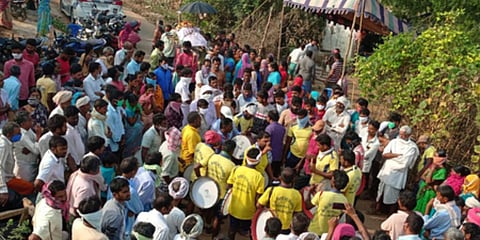 Family members of Boda Sunil Naik and local villagers attend Naik's funeral at his native thanda of Tejavath Ramsingh in Mahabubabad district. (Photo| EPS)