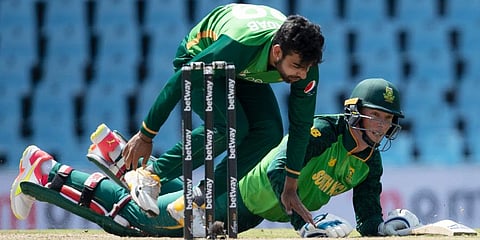 Toe injury rules Pakistan all-rounder Shadab Khan out of remainder of South Africa tour