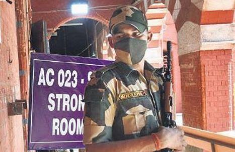 Keep vigil over EVMs, leaders tell cadre