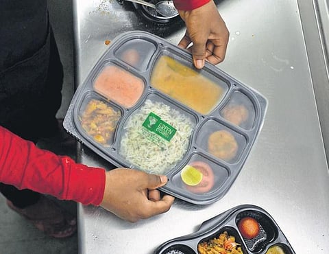 Cooking care for Covid-19 patients in Chennai