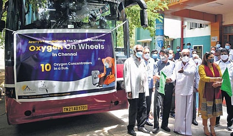 HR&CE Minister Sekar Babu flagging off ‘Oxygen on Wheels’ by The Kindness Foundation at Stanley GH on Friday | lavanya r