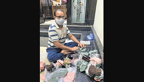 Ajay Agrawal creates awareness that mask is the best bet against Covid.