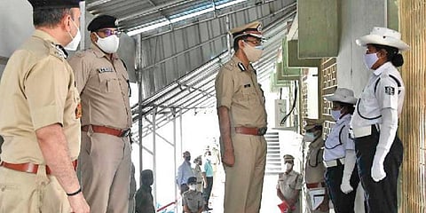 Odisha DGP Abhay meeting traffic and police personnel at Sundargarh. (Photo| EPS)
