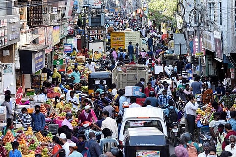 Thousands of people flocked the shops in Govindappa Nayakar Street in Broadway  on Wednesday ahead of the lockdown from Thursday. (Photo | Ashwin Prasath)