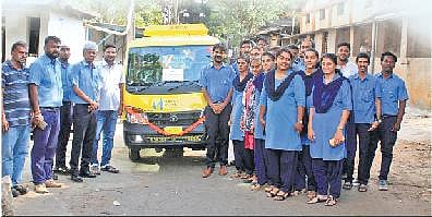 Industrialist Anil Kavalekar along with Belgaum Aqua Valves employees donated a mini-bus to Mahesh Foundation’s school in Belagavi  | Express