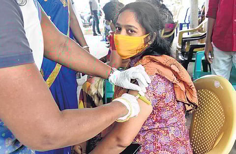 Vaccination drive underway for fisherfolk and their family members at Kasimedu in Chennai on Friday | Ashwin Prasath