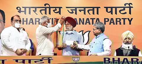 Several leaders from Punjab join BJP in the presence of Union Minister Gajendra Singh Shekhawat in New Delhi on Wednesday | Parveen Negi