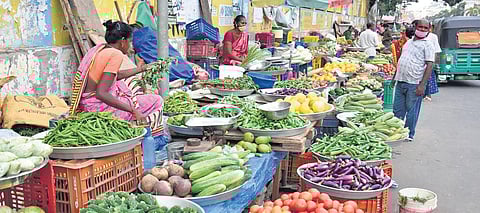 Street vendors at work in Vijayawada |  P Ravindra Babu