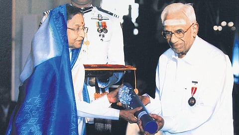 Warrier being awarded Padma Bhushan by the then President Pratibha Patil in 2010