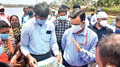 Members of the Central team assessing damage caused by Yaas in Balasore | Express