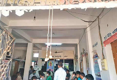 Polasa Manga’s mangalsutra hangs from the entrance of the Rudrangi Tahsildar’s office. She was shifted to the police station after arguing with officials