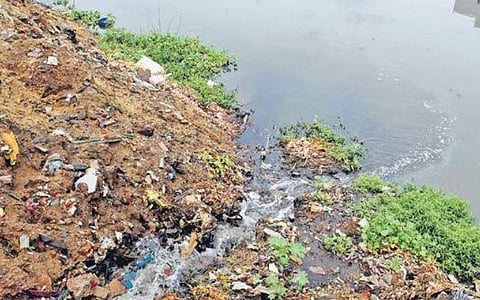 A storm water drain carrying sewage into South Cooum near Langs Garden road at Pudupet | R Satish Babu