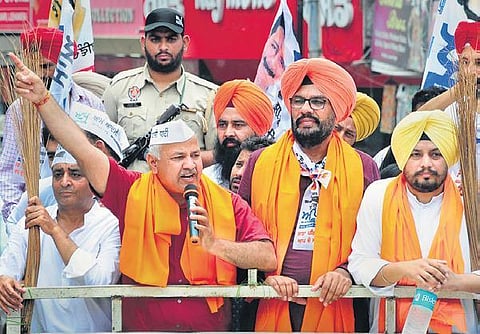 AAP leader Manish Sisodia with others in Amritsar in 2019