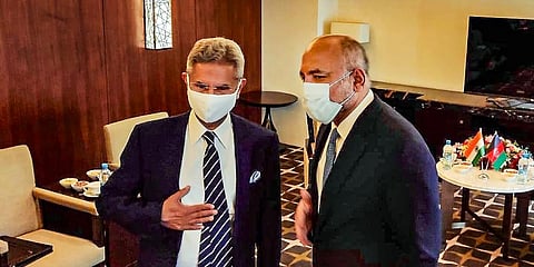 External Affairs Minister Dr. S. Jaishankar meets Afghan Foreign Minister Mohammad Haneef Atmar in Dushanbe. (Photo | PTI)